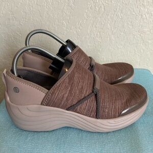 BZEES ZING SPORT WEDGE SHOOTIES TAUPE Slip-on Sneaker Shoe 8.5M EUC